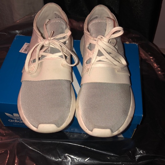 ADIDAS TUBLAR VIRAL - Picture 1 of 2